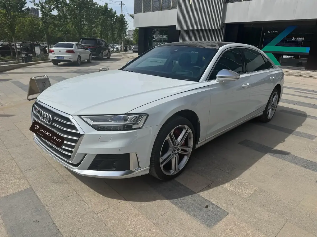 2021 Audi S8 4.0T 571HP V8 8AT