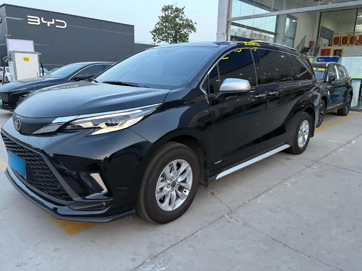 2024 Toyota Granvia 2.5L 189HP L4 E-CVT Hybrid