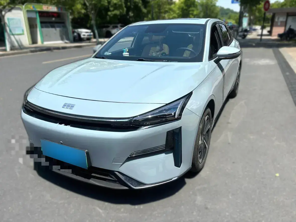 2023 Geely Galaxy L6 1.5T 163HP L4 3DHT PHEV