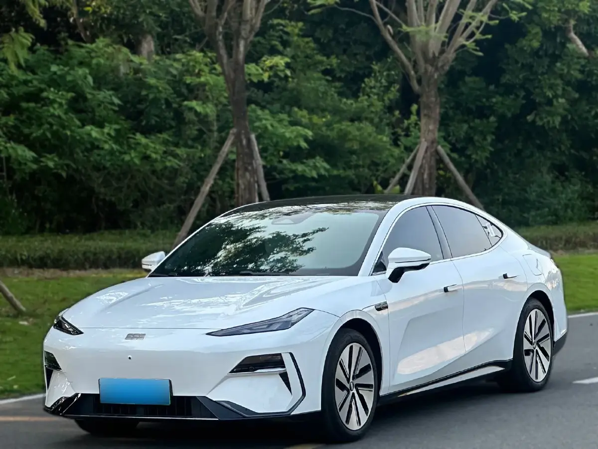 2024 Geely Galaxy E8 BEV 76KWH