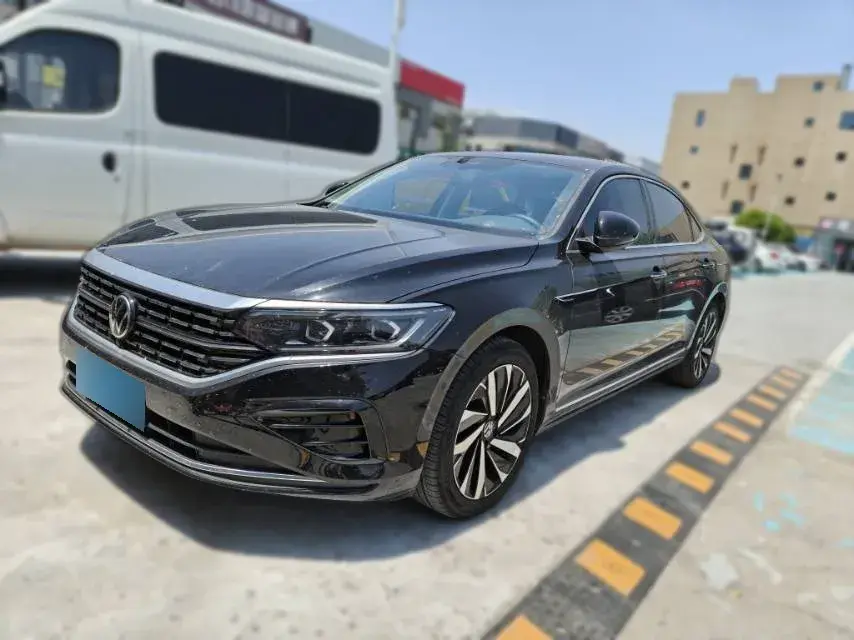 2024 Volkswagen Passat 2.0T 220HP L4 7DCT