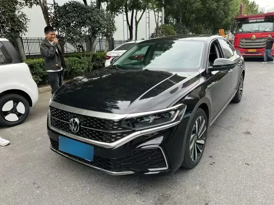 2022 Volkswagen Passat 2.0T 186HP L4 7DCT