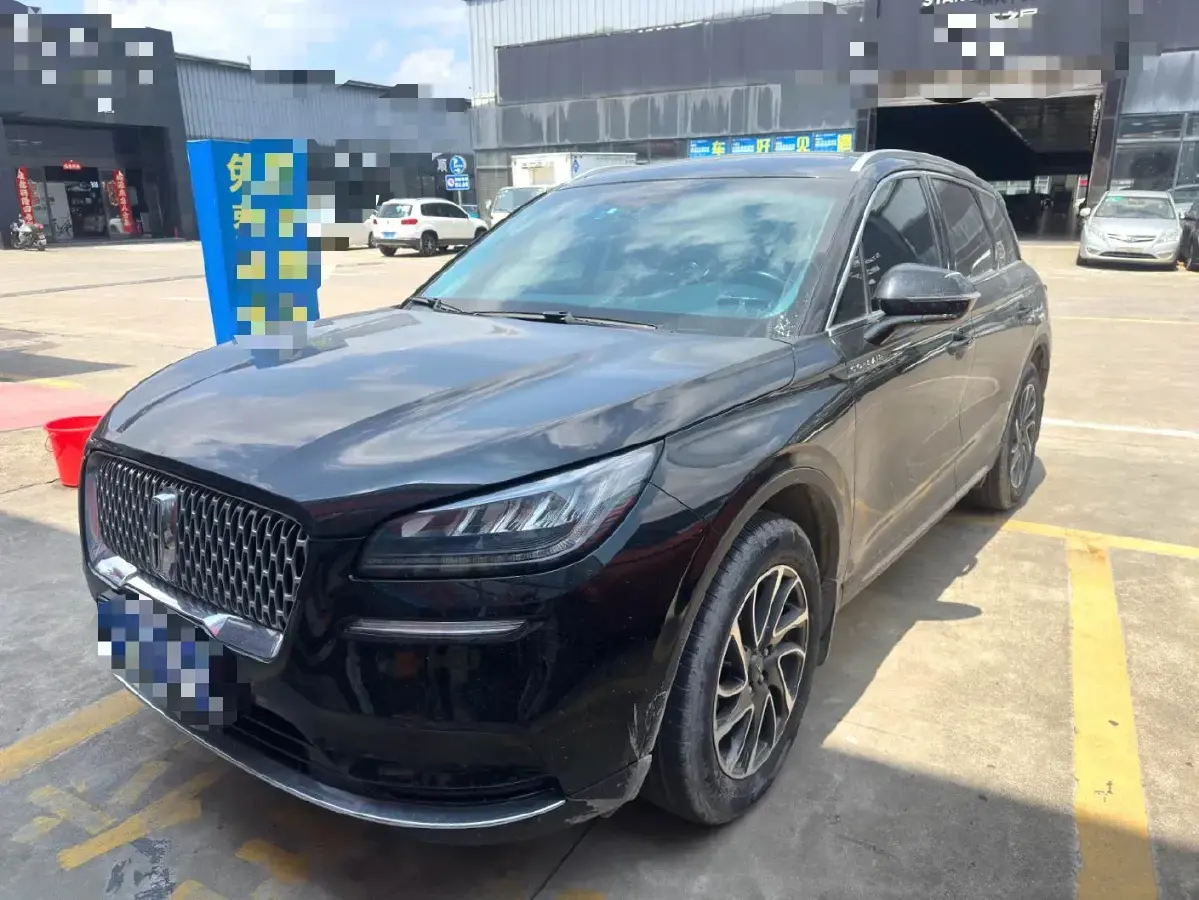 2023 Lincoln Corsair 2.0T 261HP L4 8AT