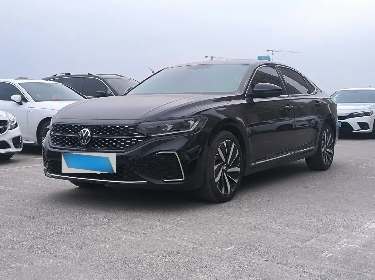 2022 Volkswagen Passat 2.0T 186HP L4 7DCT