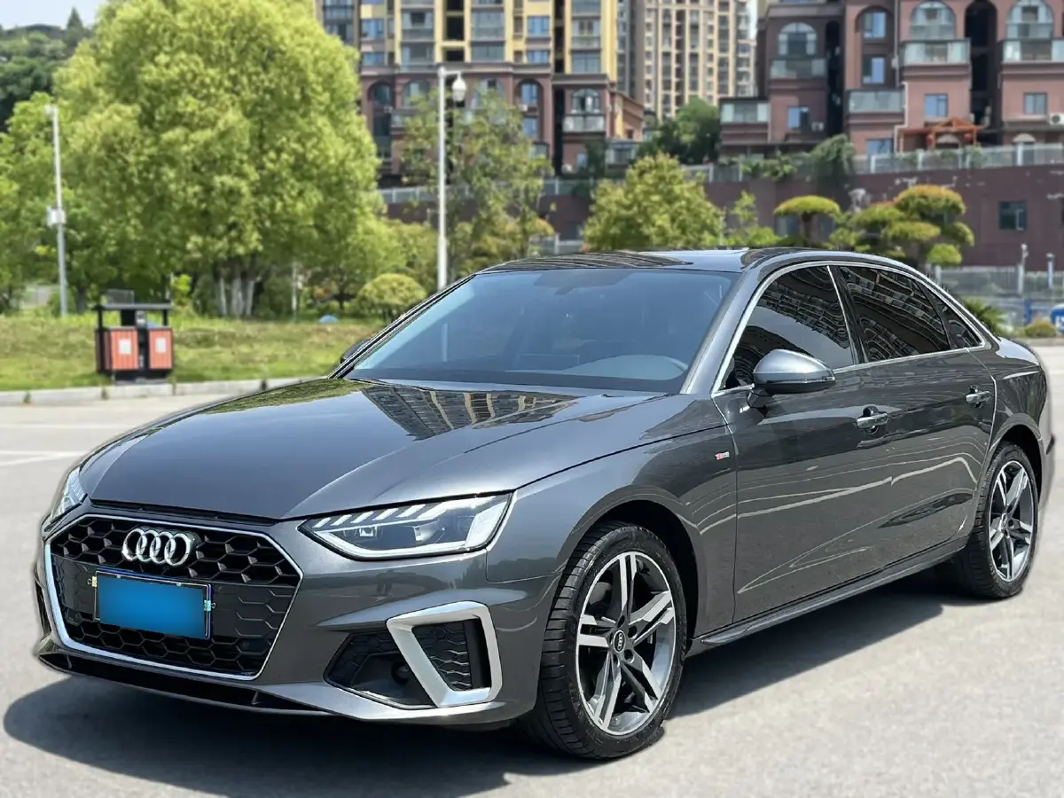 2022 Audi A4L 2.0T 190HP L4 7DCT