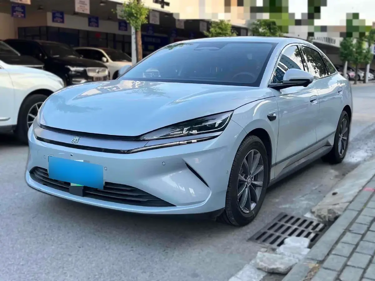 2025 BYD QinL BEV