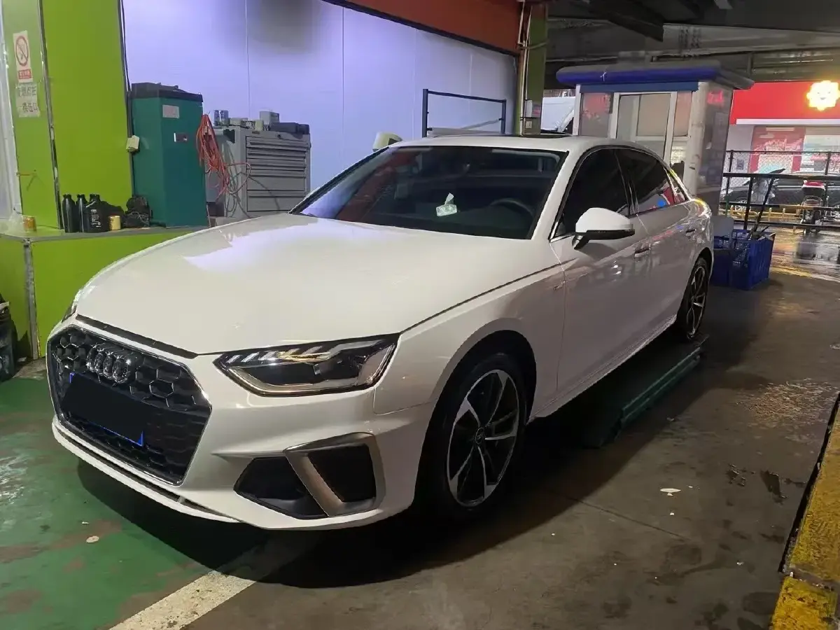 2024 Audi A4L 2.0T 190HP L4 7DCT