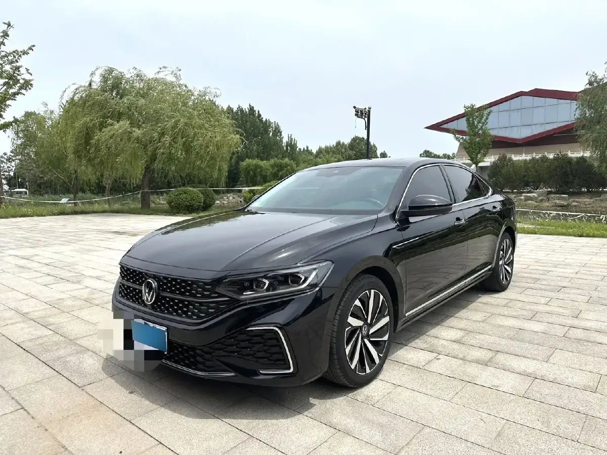 2022 Volkswagen Passat 2.0T 186HP L4 7DCT