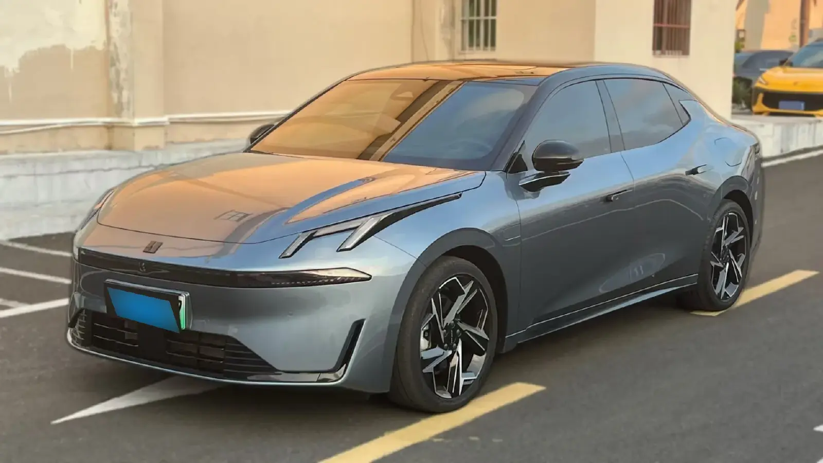 2024 LYNK&CO 07 EM-P 1.5T 163HP L4 3DHT PHEV 18.99KWH