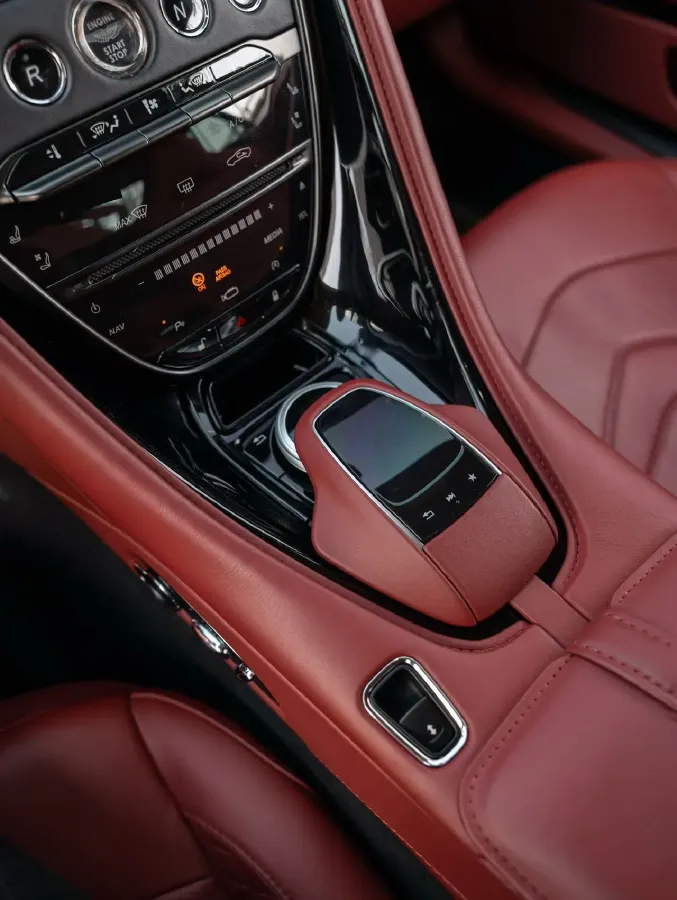 2019 Aston Martin DBS 5.2T 725HP V12 8AT,autocango,china used car exporter,china ev exporter,chinese used car exporter,chinese used ev exporter