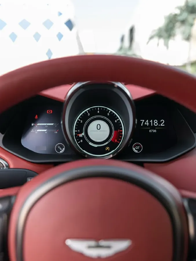 2019 Aston Martin DBS 5.2T 725HP V12 8AT,autocango,china used car exporter,china ev exporter,chinese used car exporter,chinese used ev exporter