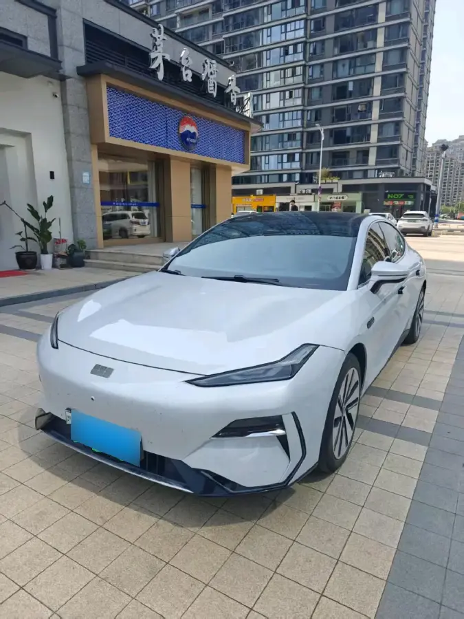2024 Geely Galaxy E8 BEV 76KWH