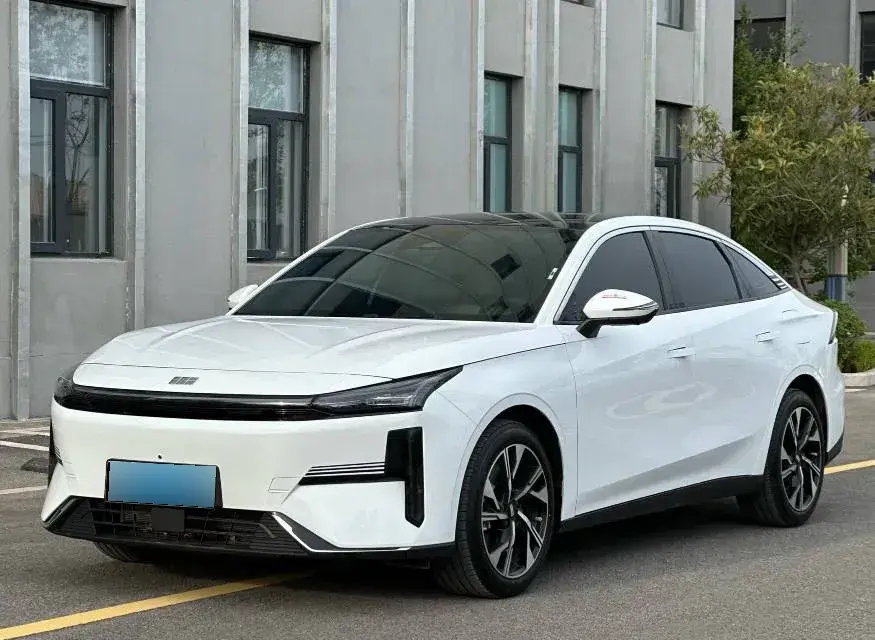 2023 Geely Galaxy L6 1.5T 163HP L4 3DHT PHEV