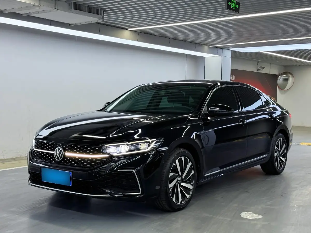 2022 Volkswagen Passat 2.0T 186HP L4 7DCT