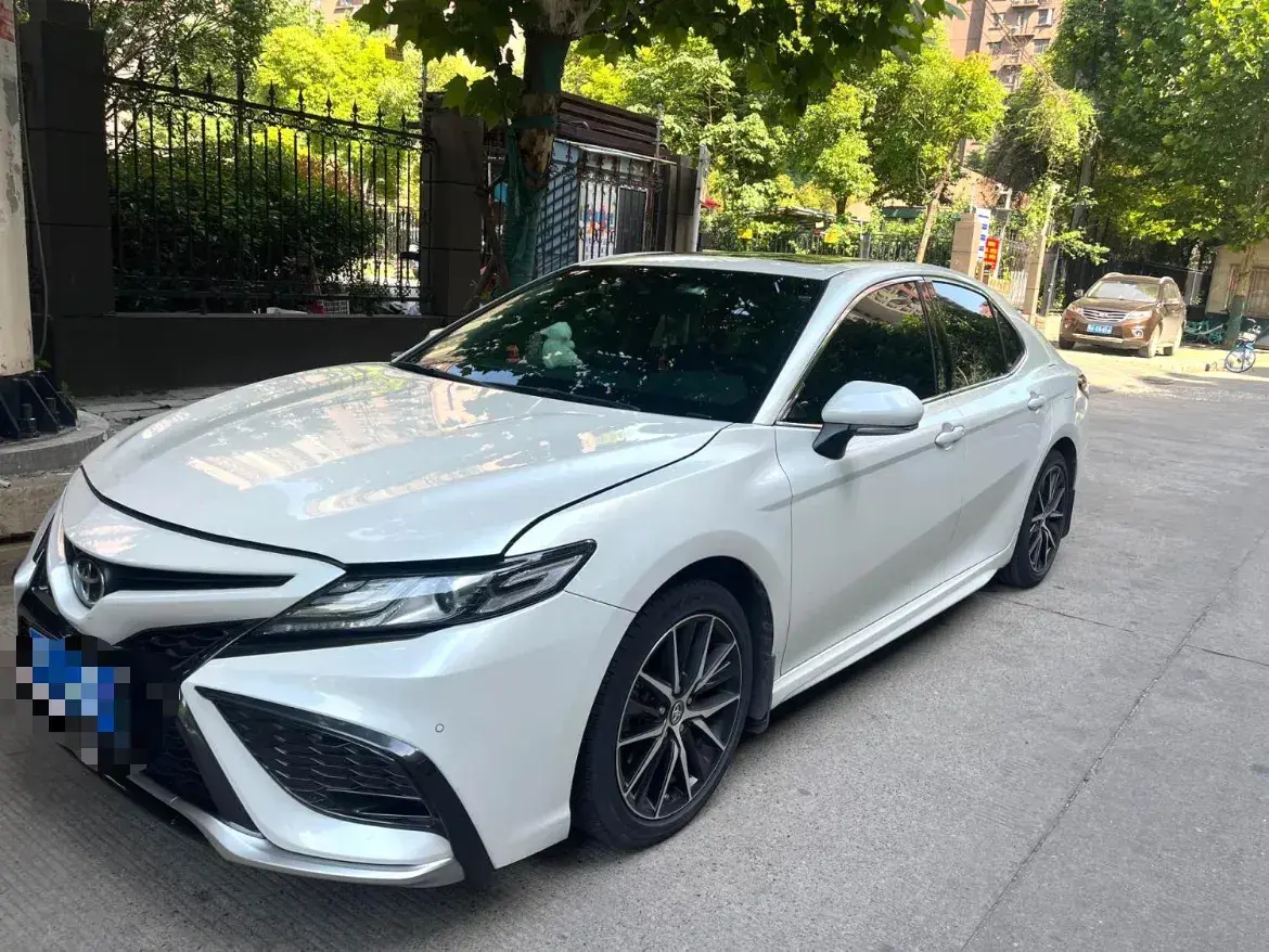 2021 Toyota Camry 2.5L 209HP L4 8AT