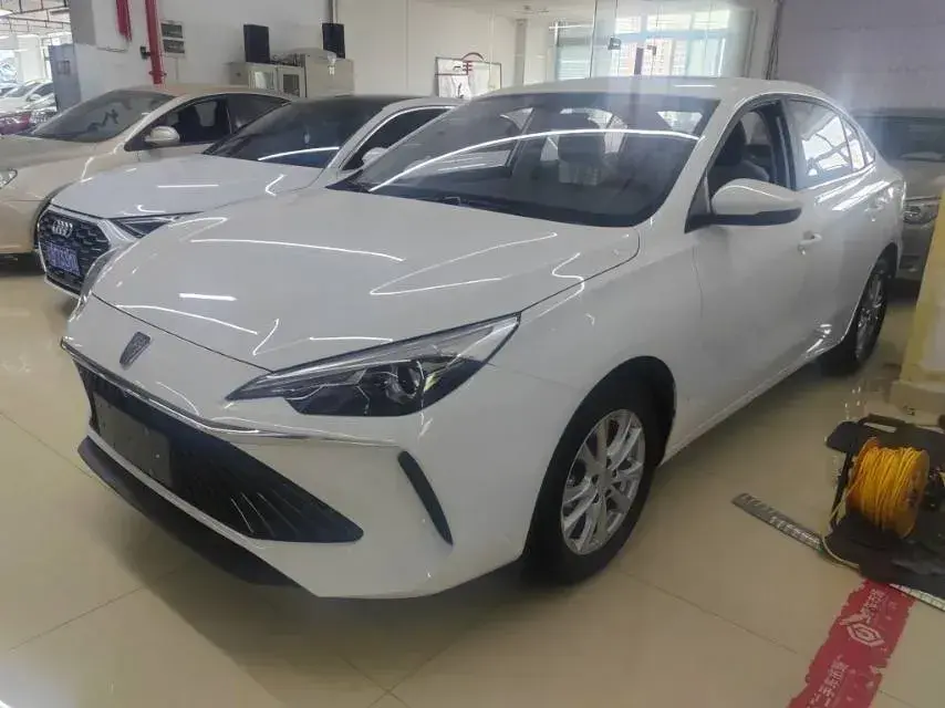 2023 Roewe i5 1.5L 129HP L4 CVT