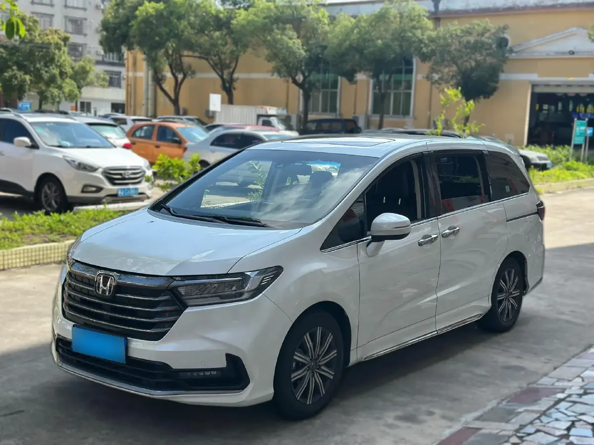 2022 Honda Odyssey 2.0L 146HP L4 E-CVT Hybrid