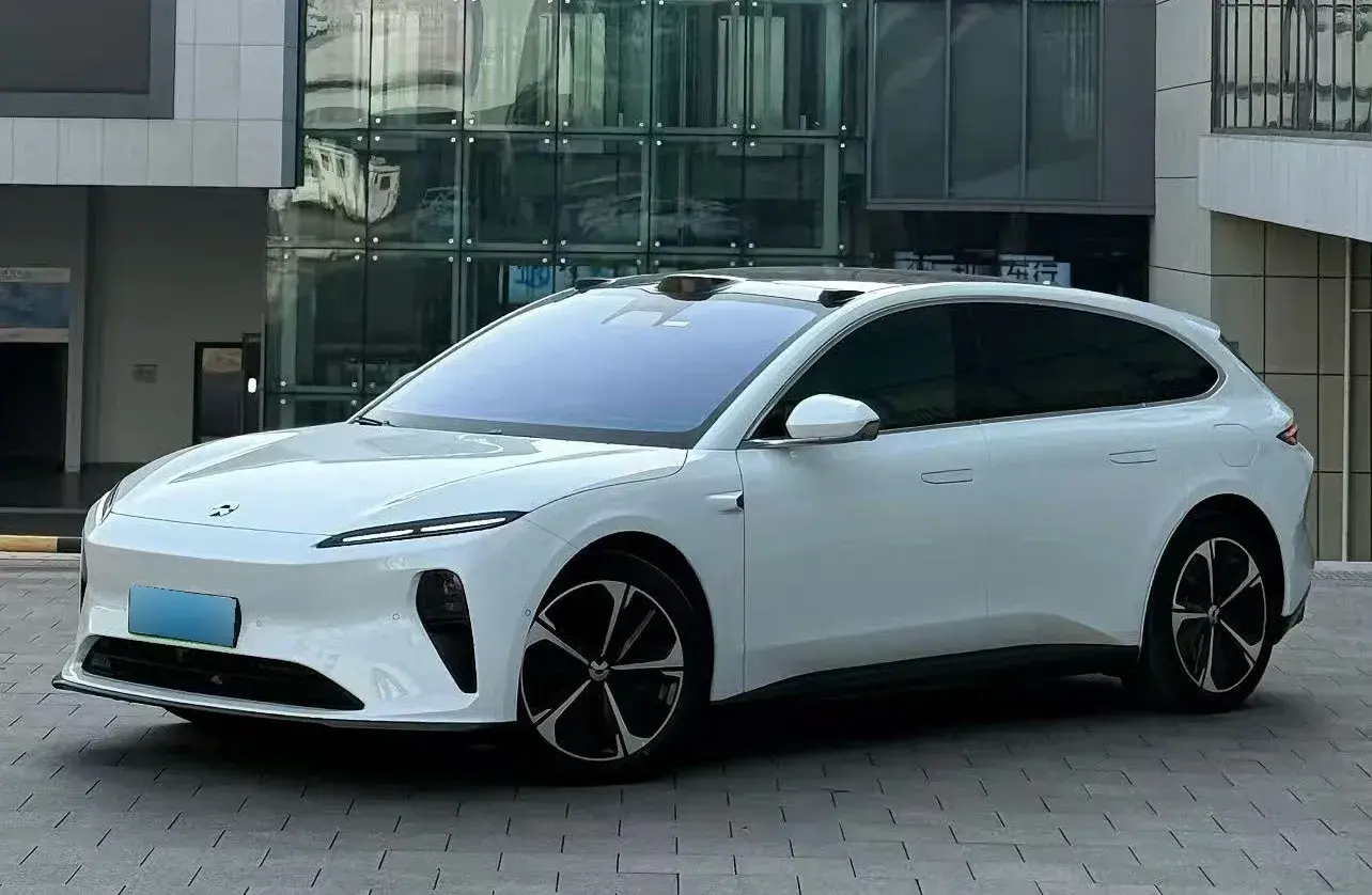 2023 NIO ET5T BEV 75KWH
