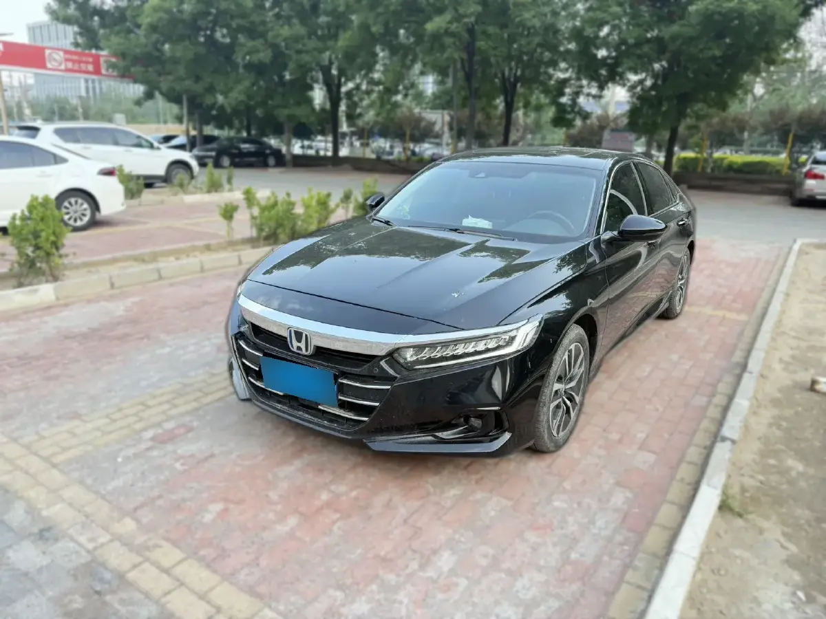2022 Honda Accord 2.0L 146HP L4 E-CVT Hybrid