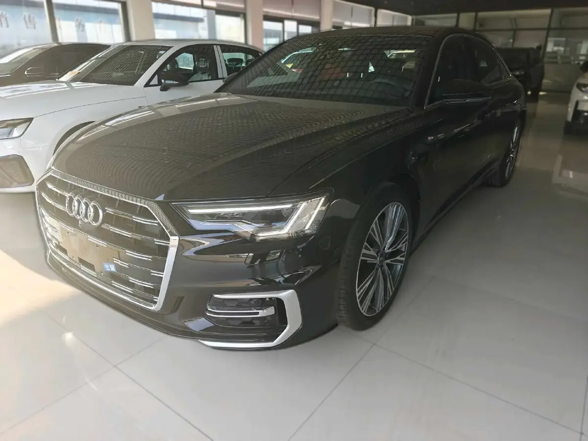 2025 Audi A6L 2.0T 245HP L4 7DCT