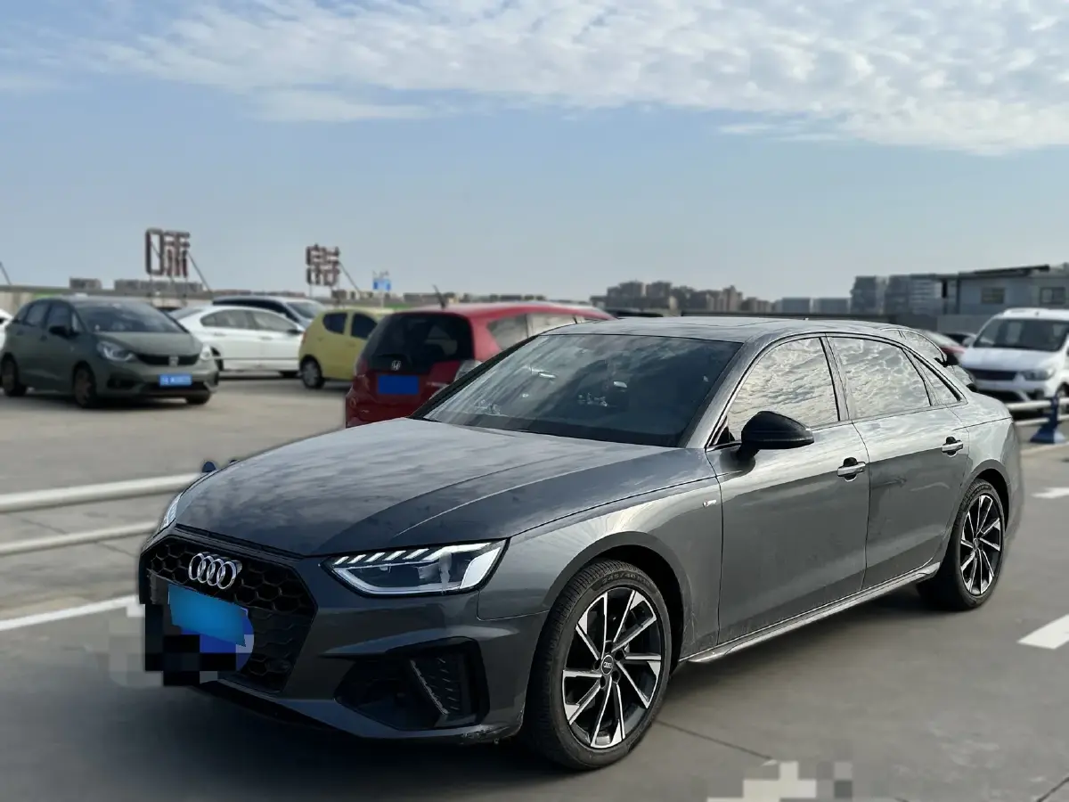 2023 Audi A4L 2.0T 190HP L4 7DCT