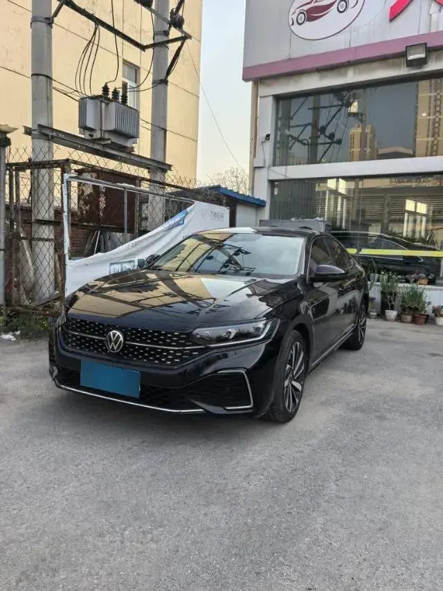 2022 Volkswagen Passat 2.0T 186HP L4 7DCT