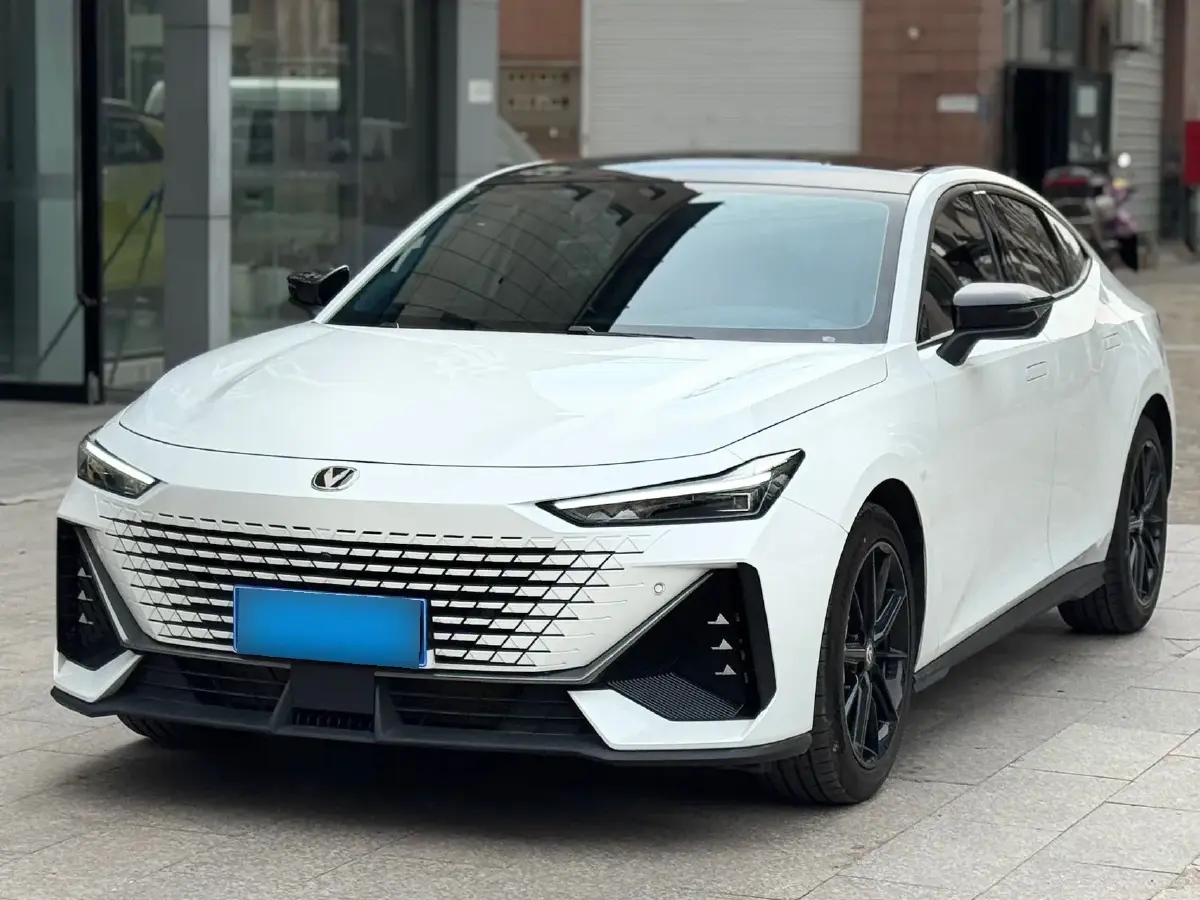 2022 ChangAn UNI-V 1.5T 188HP L4 7DCT