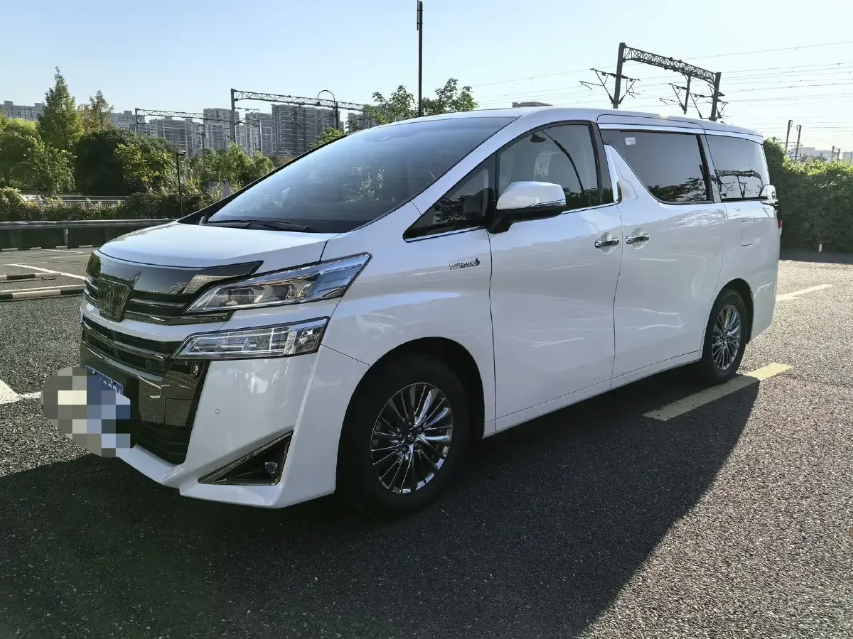 2023 Toyota Vellfire 2.5L 117HP L4 E-CVT Hybrid