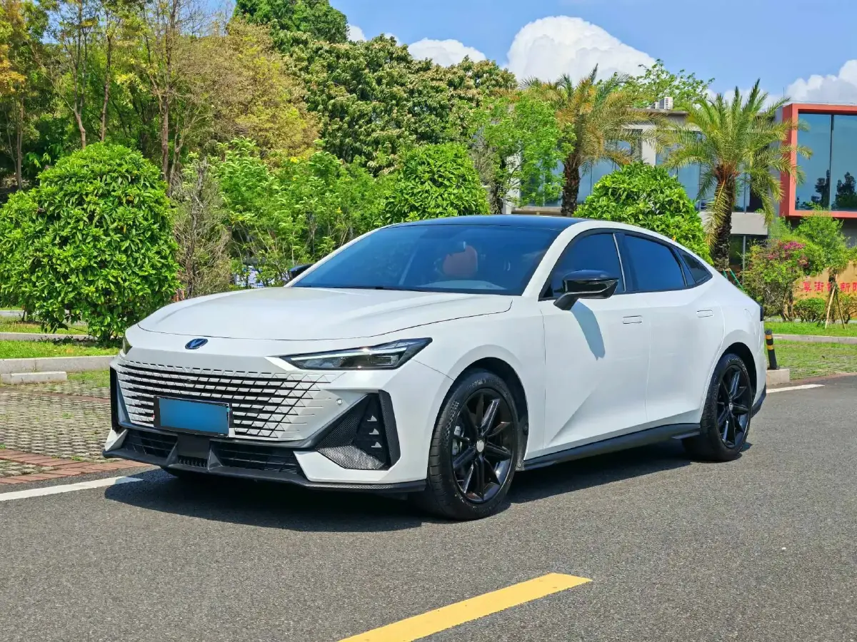 2022 ChangAn UNI-V 1.5T 188HP L4 7DCT