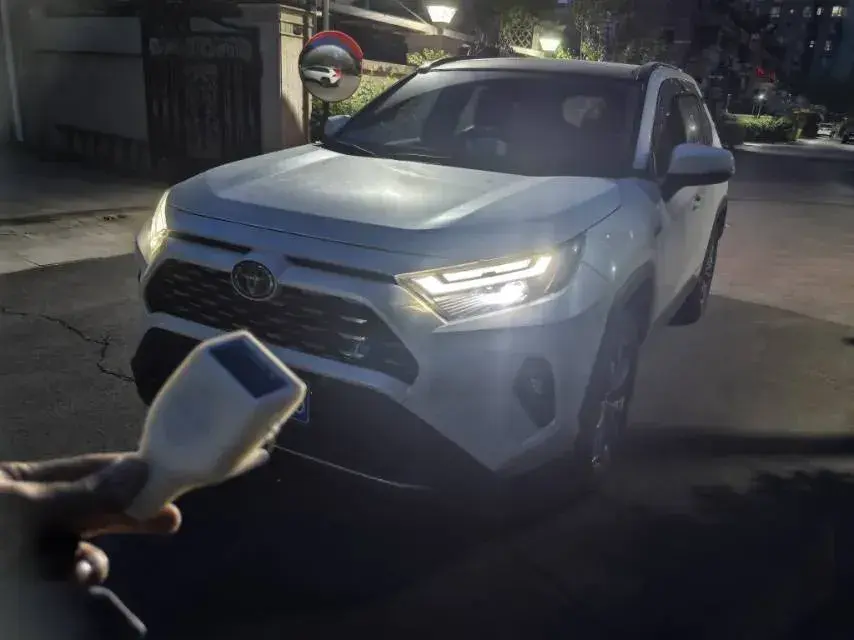 2023 Toyota RAV4 2.5L 178HP L4 E-CVT Hybrid