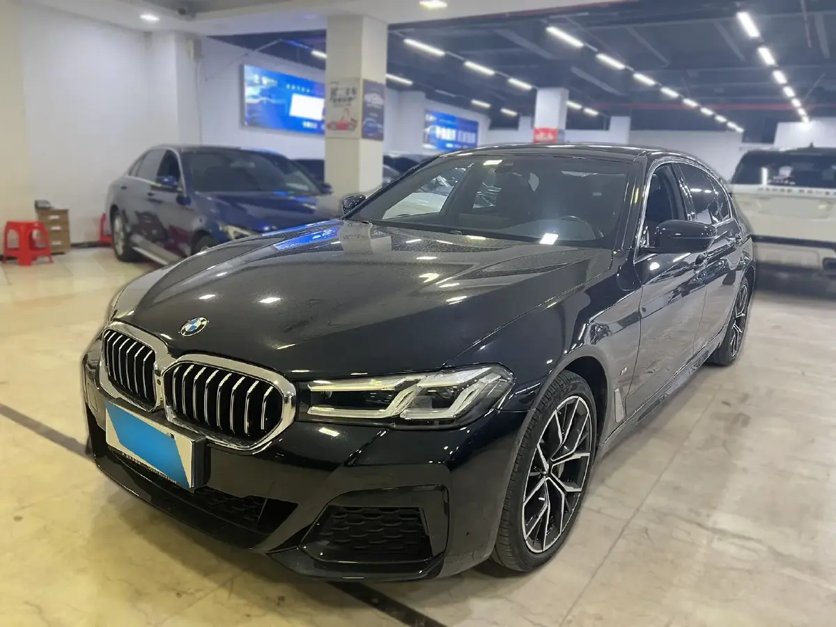 2022 BMW 5 Series 2.0T 252HP L4 8AT