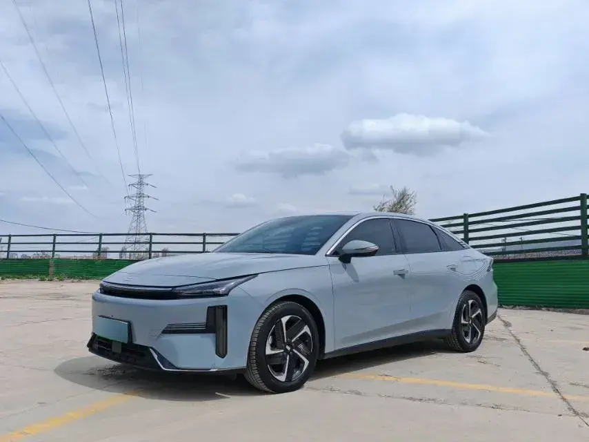 2023 Geely Galaxy L6 1.5T 163HP L4 3DHT PHEV