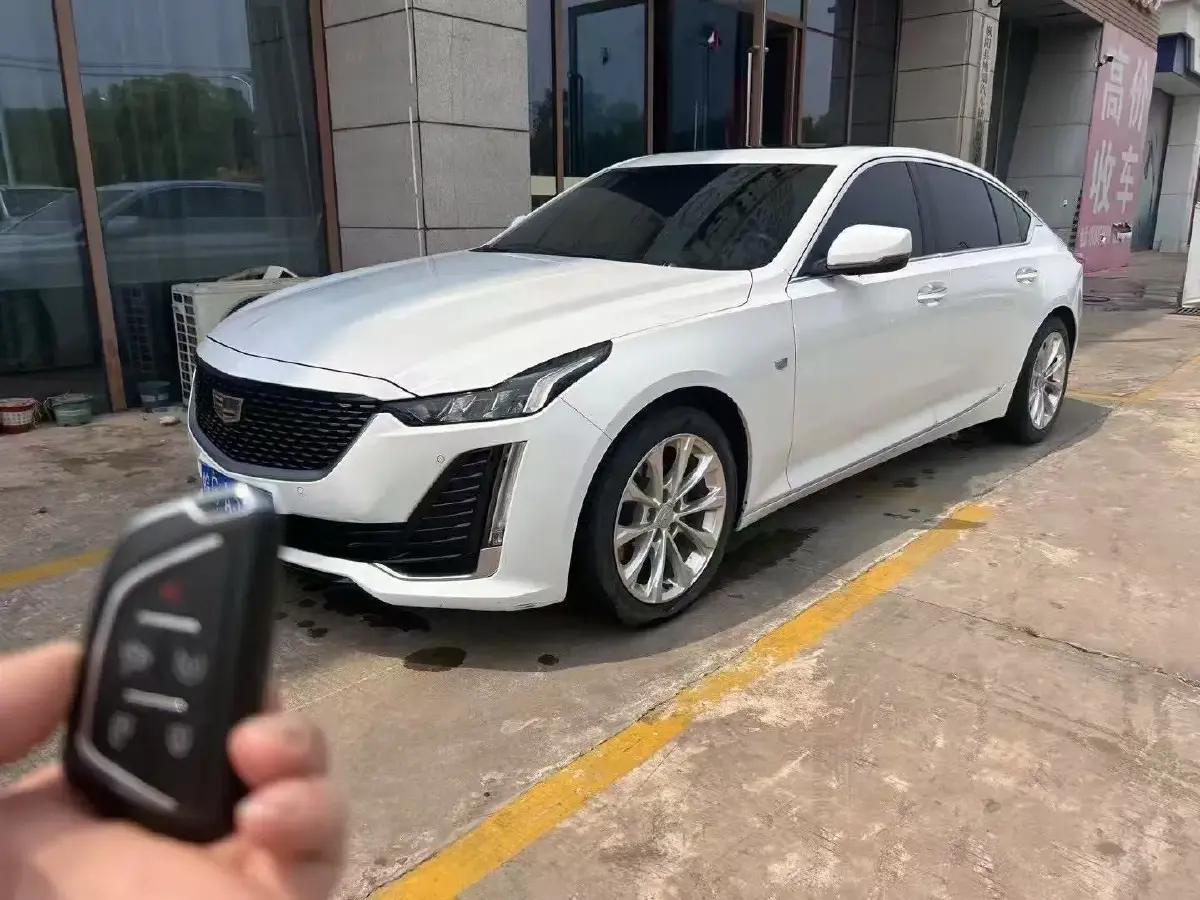 2022 Cadillac CT5 2.0T 237HP L4 10AT