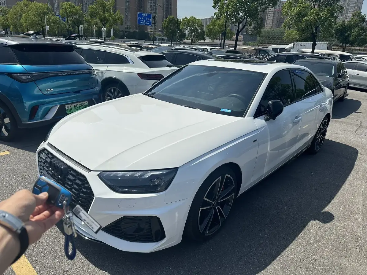 2024 Audi A4L 2.0T 245HP L4 7DCT