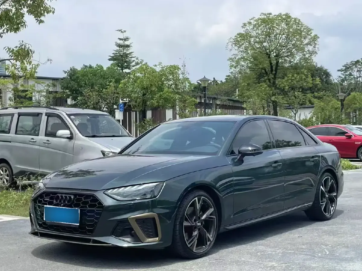 2024 Audi A4L 2.0T 190HP L4 7DCT