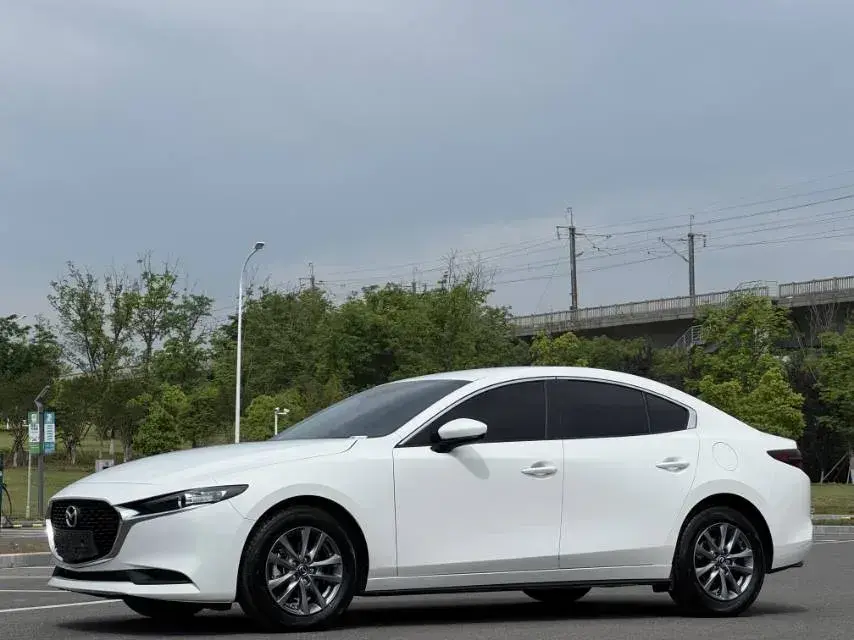 2023 Mazda 3 Axela 2.0L 158HP L4 6AT