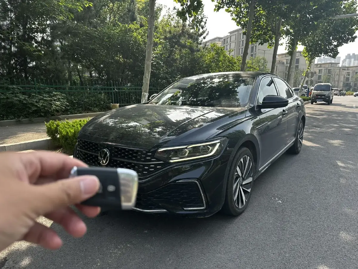 2022 Volkswagen Passat 2.0T 186HP L4 7DCT