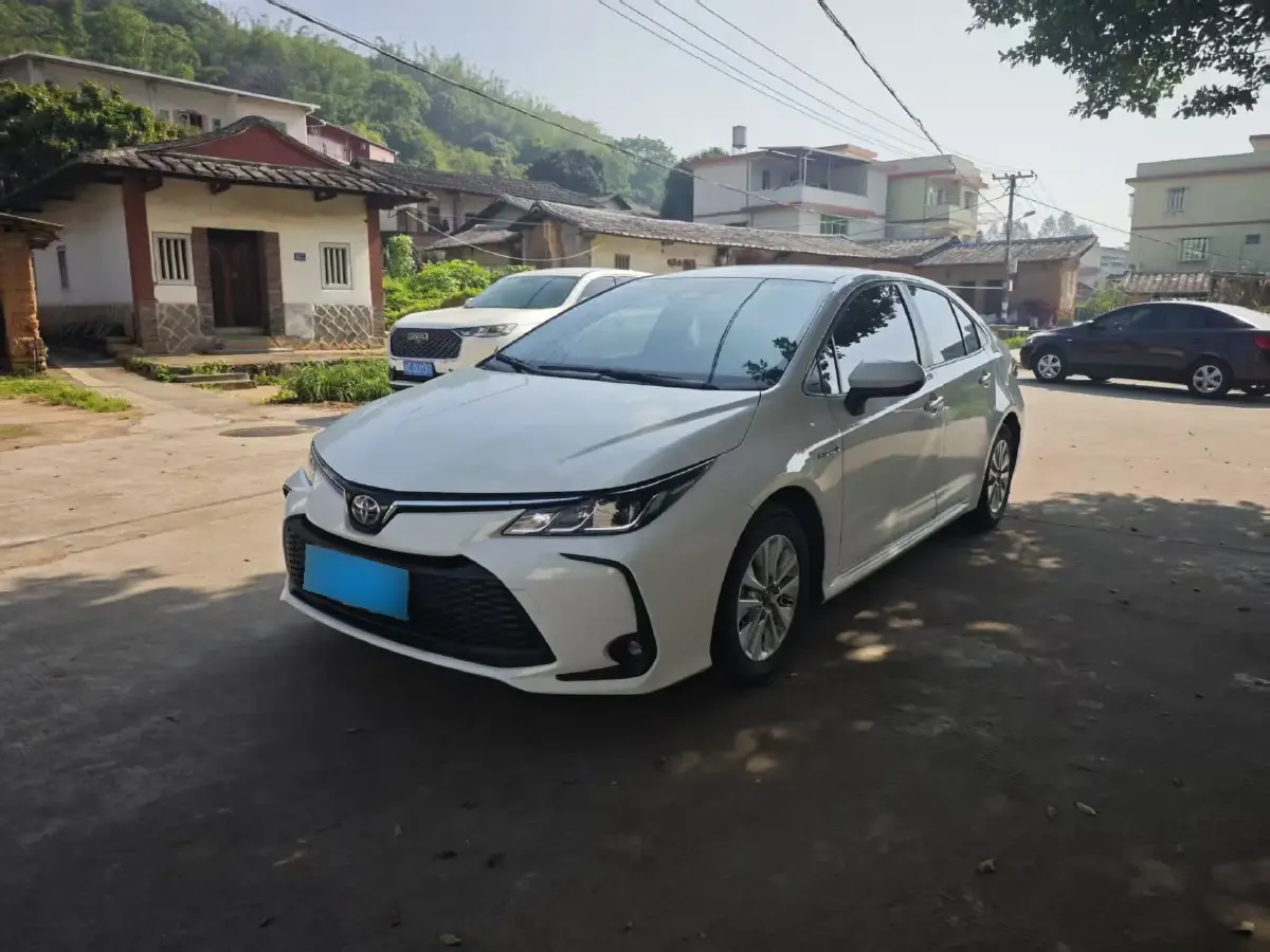 2023 Toyota Corolla 1.8L 98HP L4 E-CVT Hybrid
