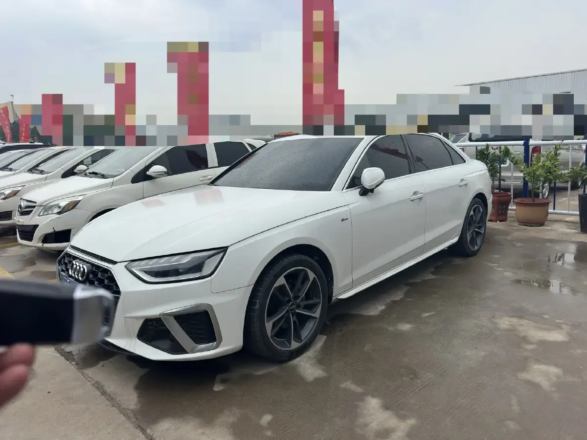 2023 Audi A4L 2.0T 190HP L4 7DCT