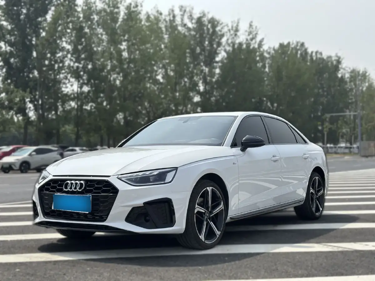 2024 Audi A4L 2.0T 190HP L4 7DCT