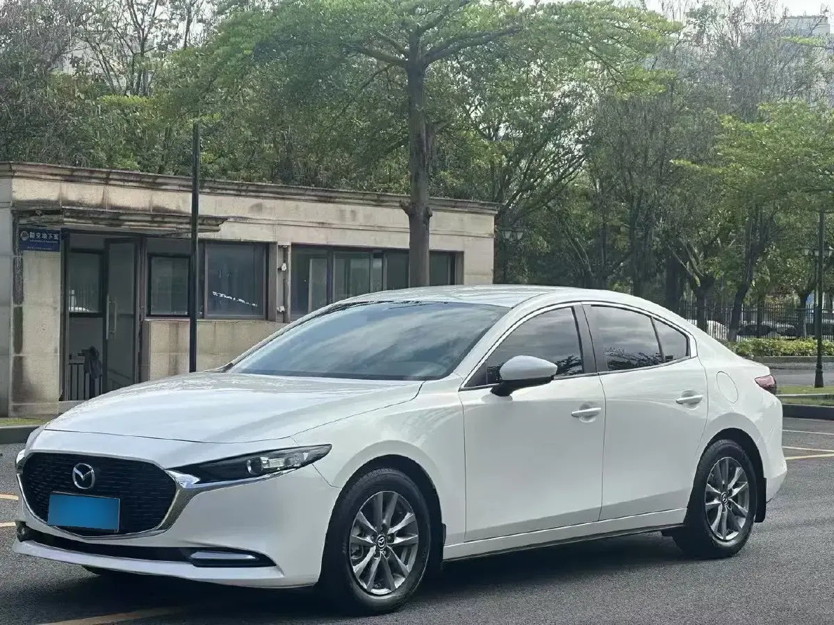 2021 Mazda 3 Axela 2.0L 158HP L4 6AT