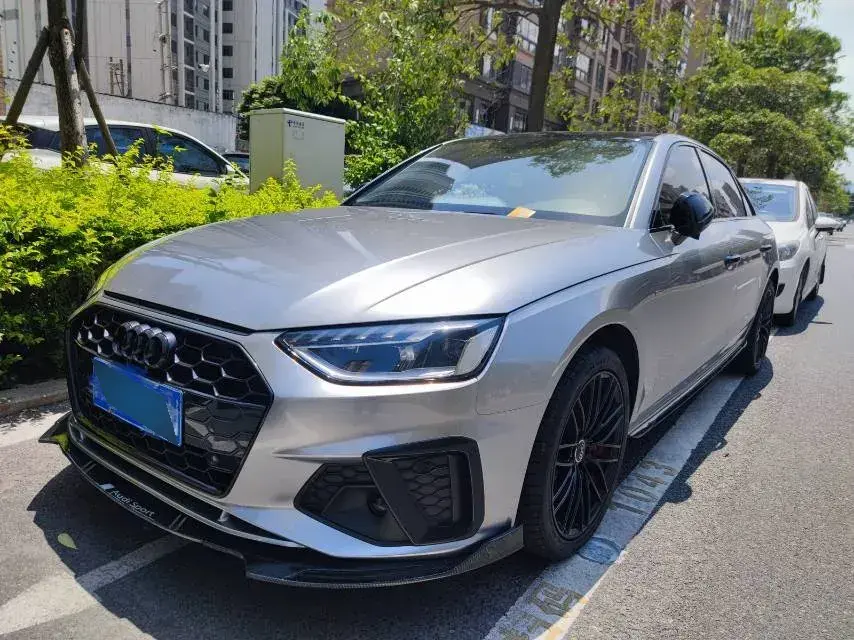 2022 Audi A4L 2.0T 190HP L4 7DCT