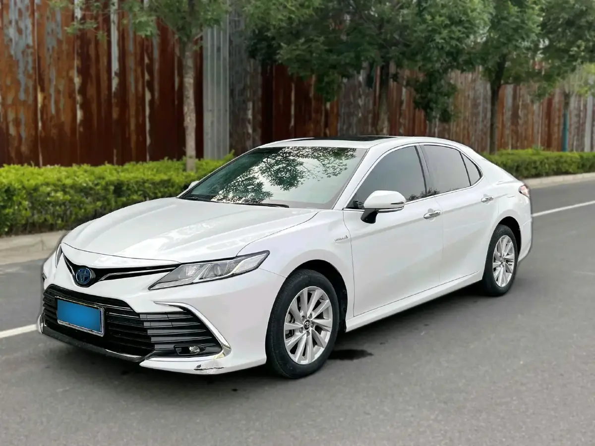 2021 Toyota Camry 2.5L 178HP L4 E-CVT Hybrid