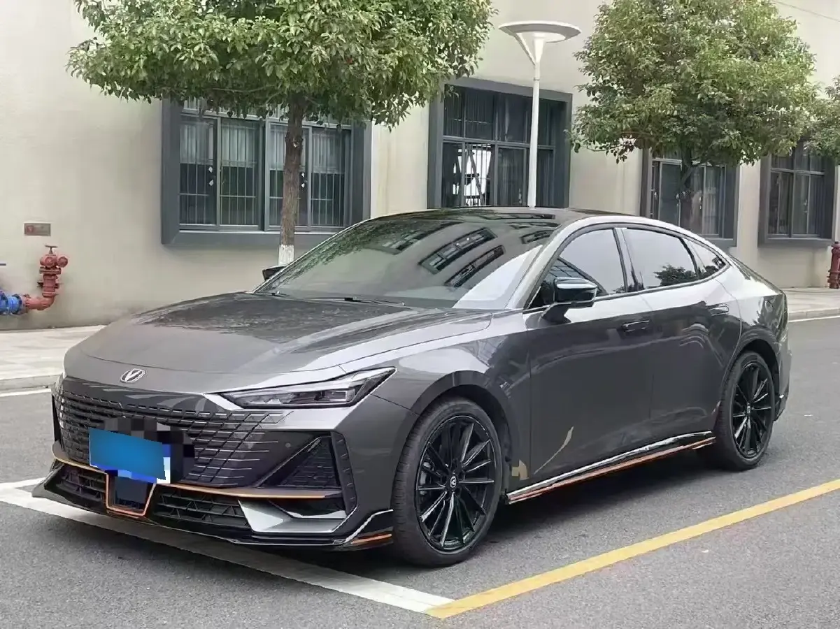 2022 ChangAn UNI-V 1.5T 188HP L4 7DCT