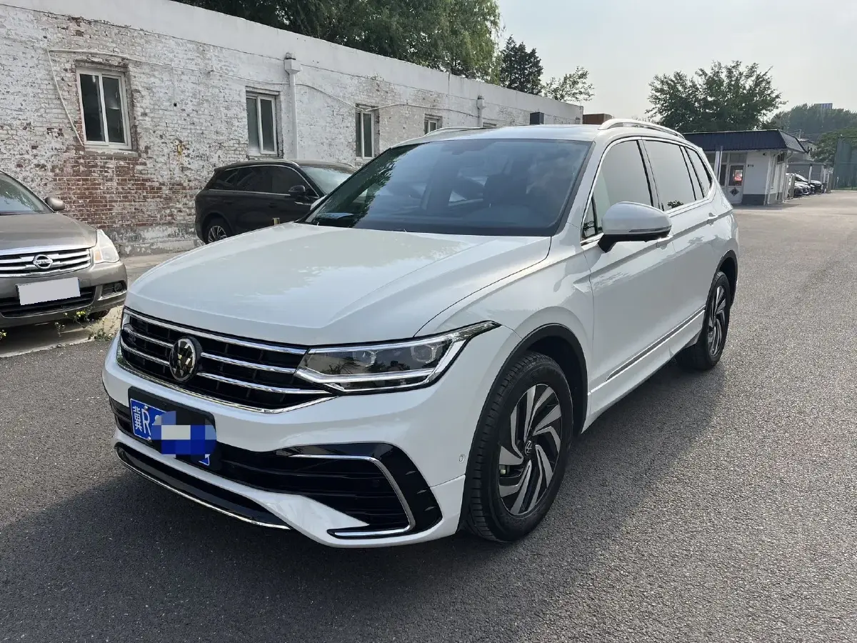 2024 Volkswagen Tiguan L 2.0T 186HP L4 7DCT