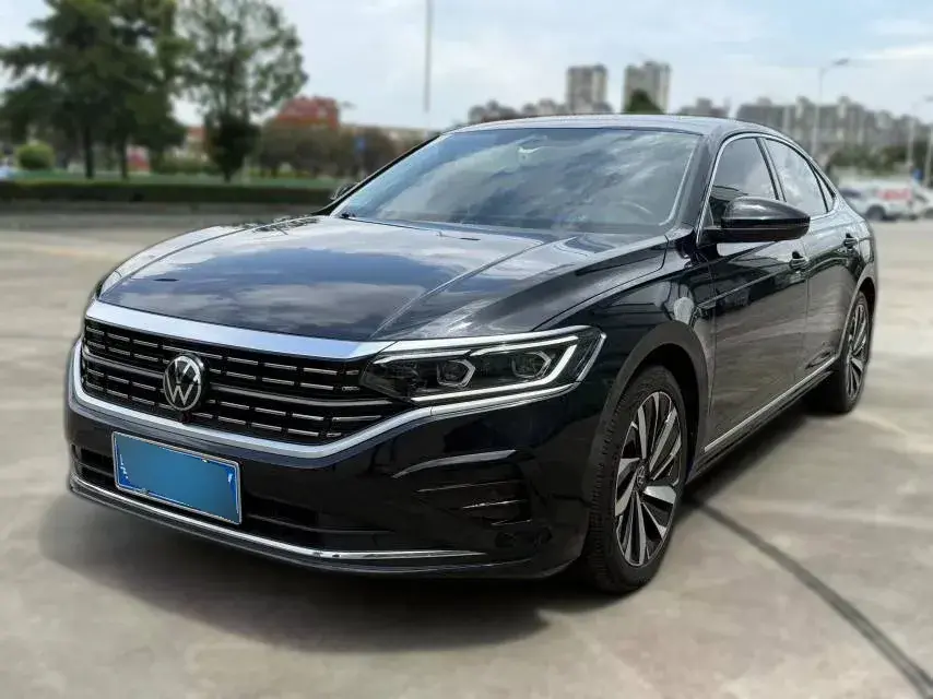 2022 Volkswagen Passat 2.0T 186HP L4 7DCT