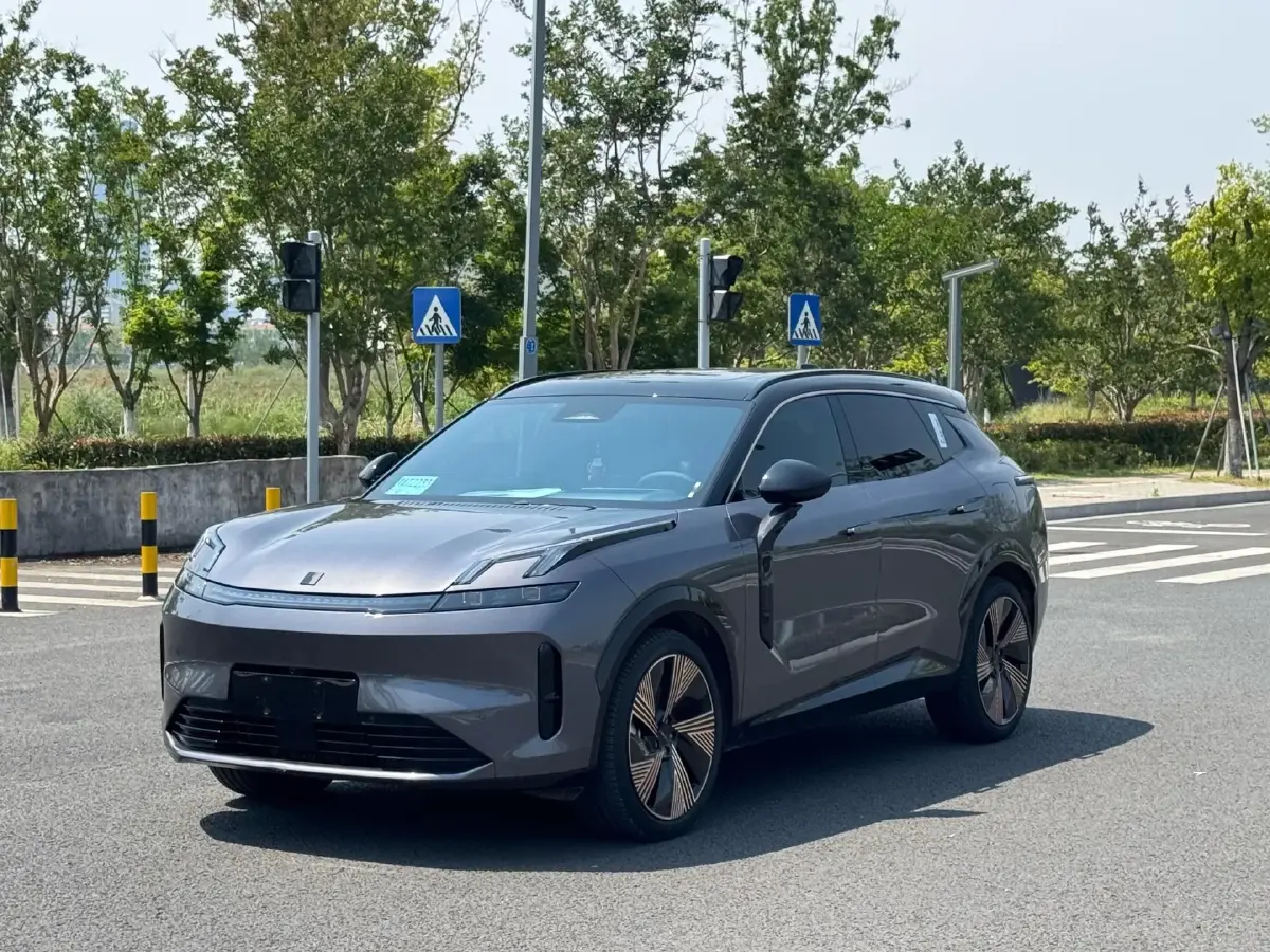 2023 LYNK&CO 08 EM-P 1.5T 163HP L4 3DHT PHEV 39.6KWH