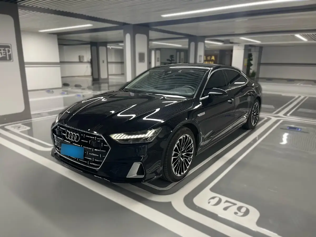 2022 Audi A7L 2.0T 245HP L4 7DCT