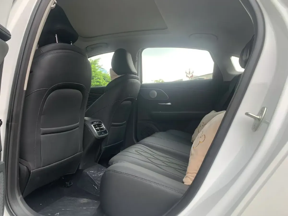 2025 Chery Arrizo 8 Pro 1.6T 197HP L4 7DCT,autocango,china used car exporter,china ev exporter,chinese used car exporter,chinese used ev exporter