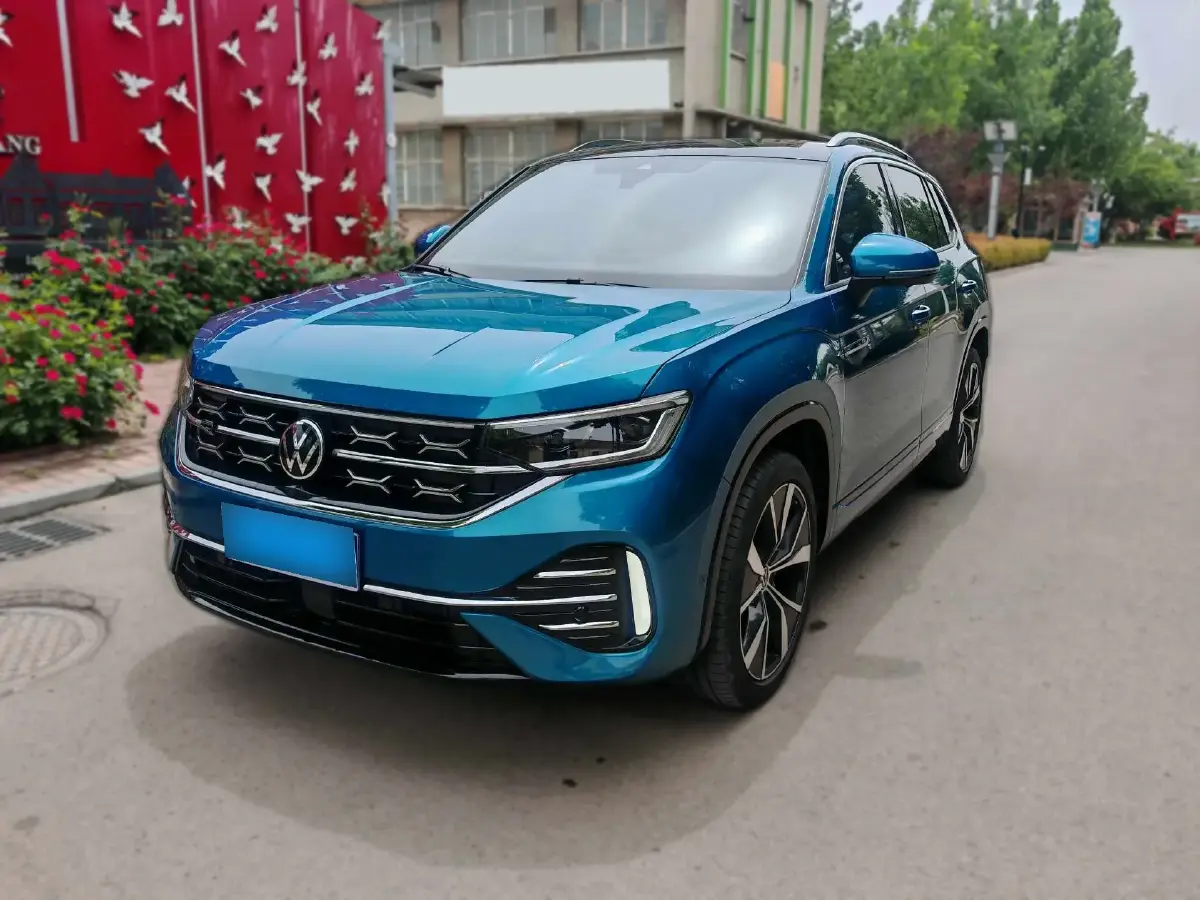 2023 Volkswagen Tayron 2.0T 220HP L4 7DCT